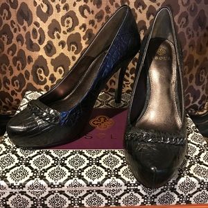 ISOLA CORAL PUMPS IN BLACK CROCO *NEW IN BOX